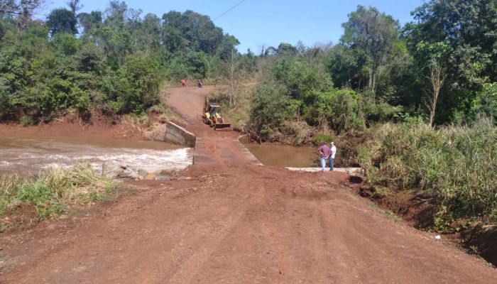 Rio Bonito - Ponte Molhada está liberada para o trânsito de veículos